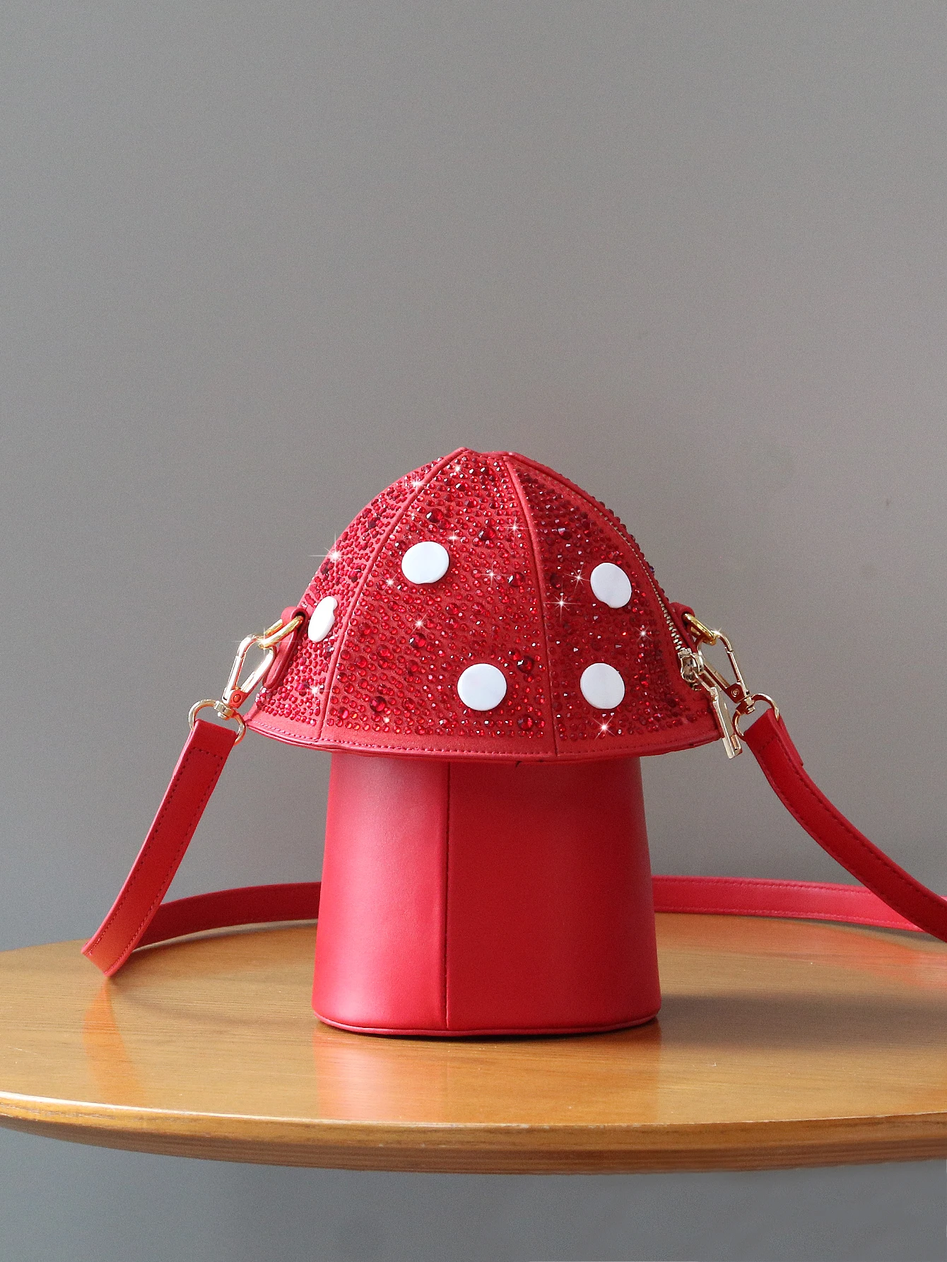 New rhinestone fashion unique design handbag cute mushroom shape studded dinner bag party handbag trend sweet cool girl shoulder