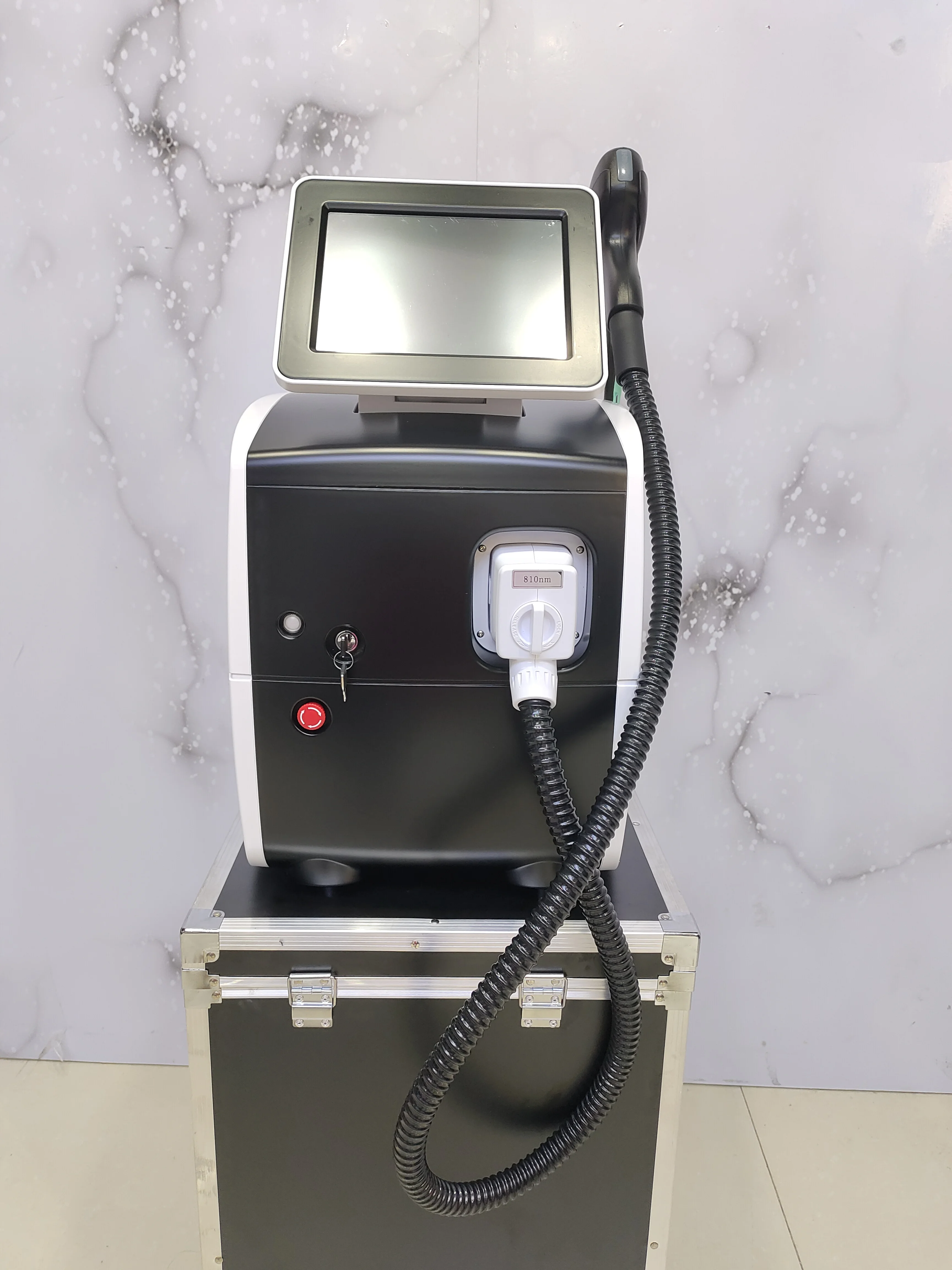 Profissional 4000w soprano diodo gelo titânio laser corpo máquina de remoção do cabelo 808nm dispositivo 3 ondas permanente ce mulher