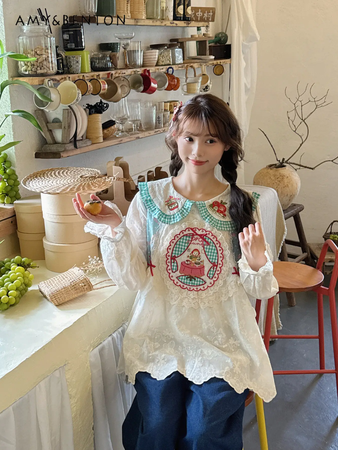 

Весенне-осенняя новинка: Рубашка для девочек в стиле «Лесной фееричный мир» с зеленым кружевом, клетчатым узором, мультяшной вышивкой, свободного кроя, с воротником «Питер Пэн» и длинными рукавами