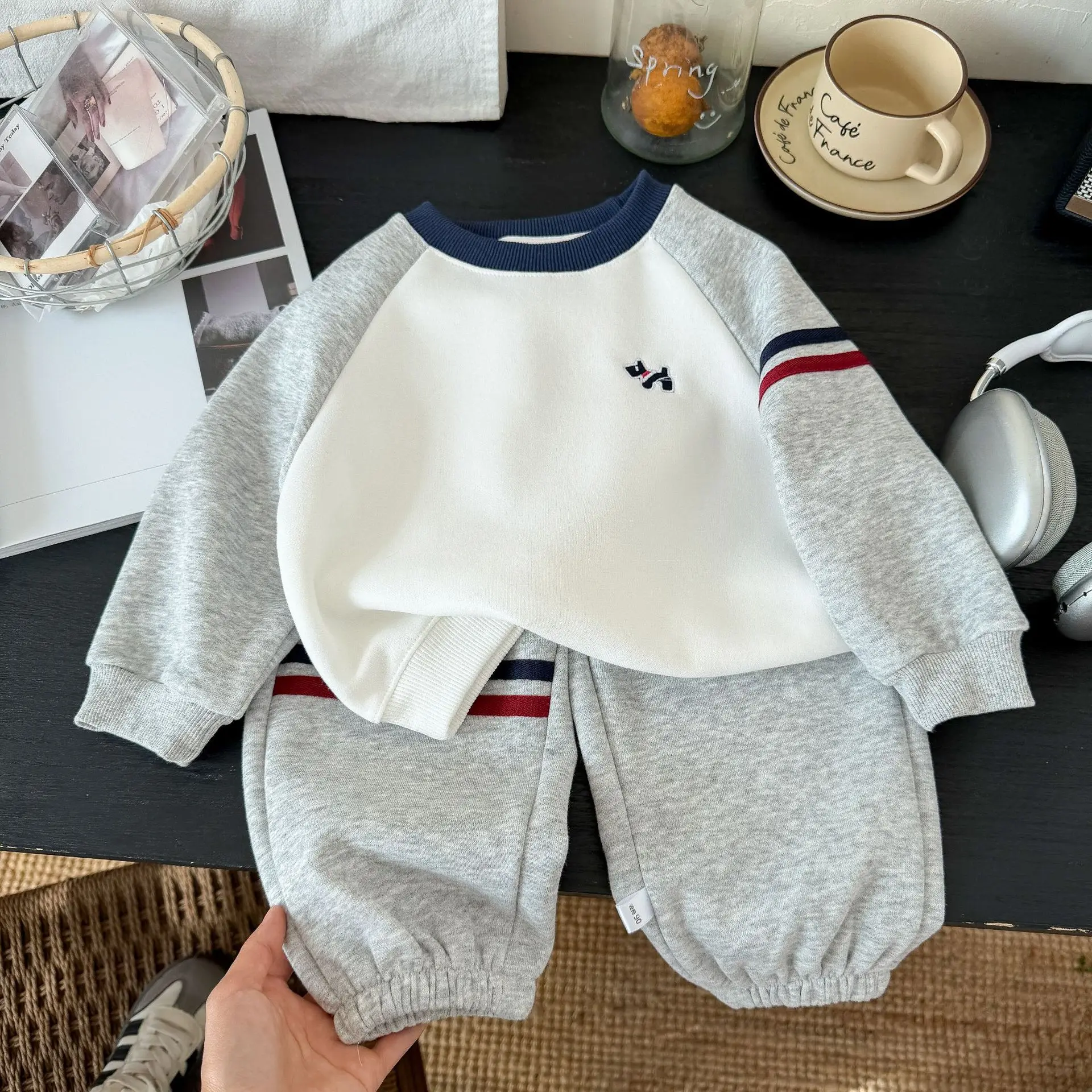 2026 New Autumn Kids Clothes Sets Baby Boy Girls Color Blocking Embroidery Long-Sleeved Sweatshirt+Pants 2Pcs Children Tracksuit