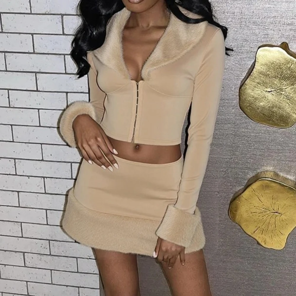 

Меховые лоскутные тонкие повседневные облегающие мини-юбки с эластичной резинкой на талии и куртка, женский комплект из двух предметов, осень-зима 2024, уличная одежда