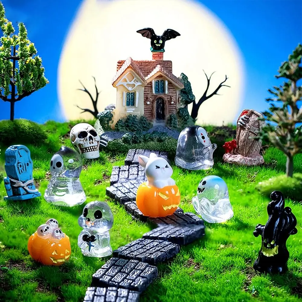 Micro Landscap Halloween kryształowa kula urocza łatwa do przenoszenia Mini żywica bez twarzy z żywicy duch dynia ozdoby z żywicy pulpitu