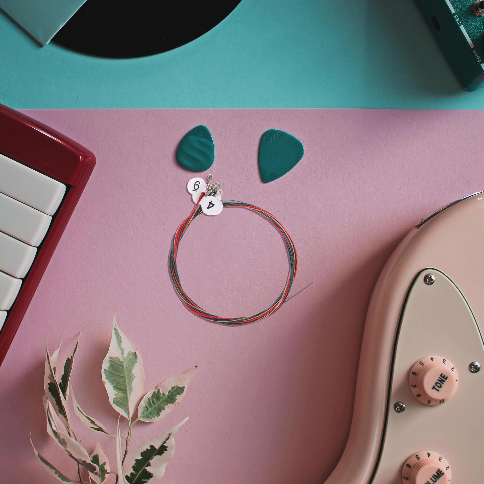 2 مجموعات الملونة الشعبية الصوتية سلاسل الغيتار الصلب سلسلة استبدال ل باس الآلات الموسيقية العالمية إصلاح الصيانة