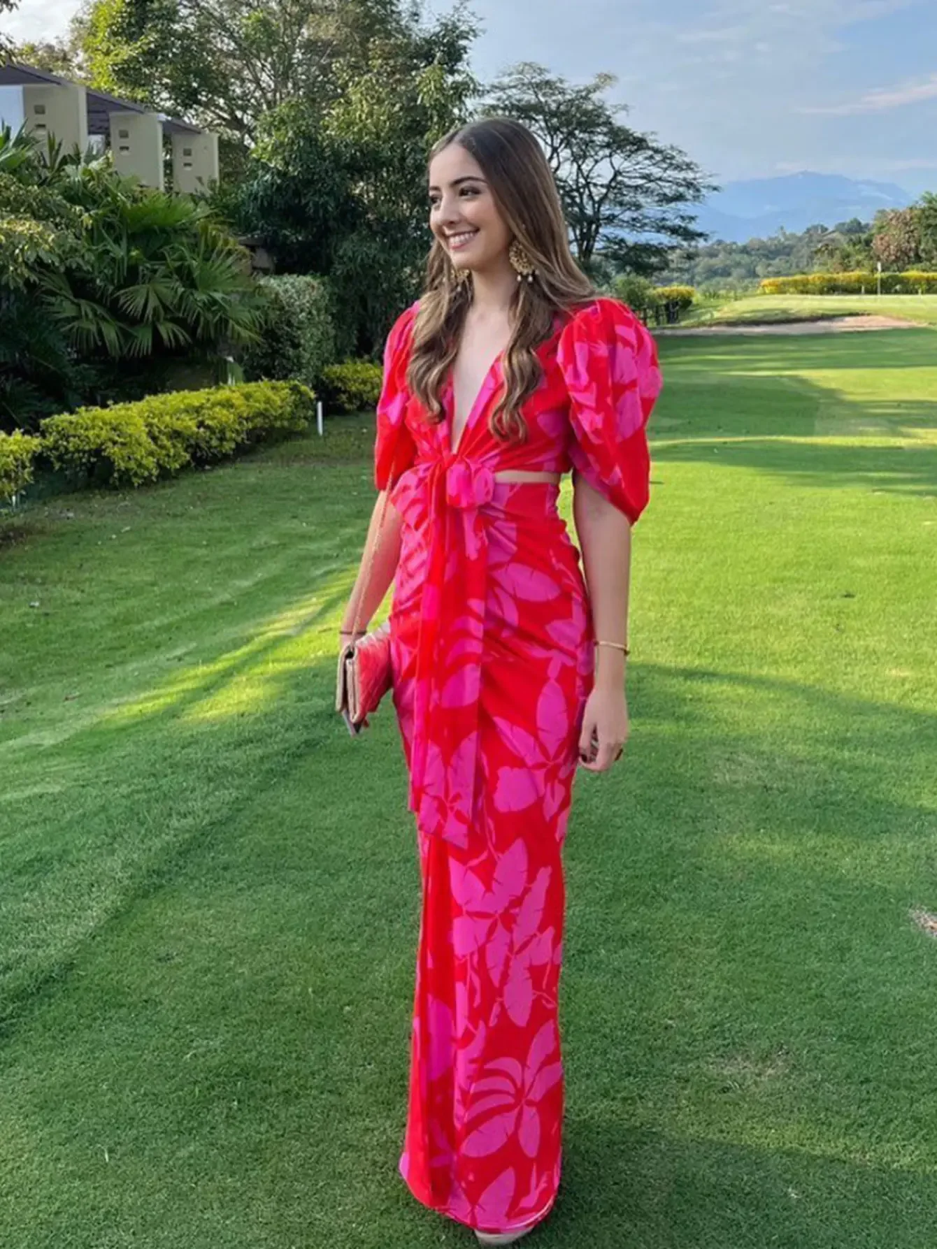 Langes Kleid mit V-Ausschnitt und Print für Damen, ausgeschnitten, elegantes, kurzärmliges Neckholder-Maxikleid, Sommer, figurbetont, Abendparty-Kleidung