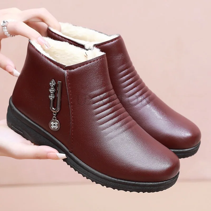 Mom Shoes Elderly Cotton Shoes Soft Soled Short Boots Women Plush Insulation Flat Bottomed Low Heeled Round Toe Snow Boots