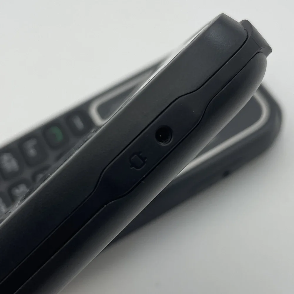 الأصلي 1280 2G GSM 900/1800 الهاتف الخليوي المحمول العربية الروسية العبرية لوحة المفاتيح غير مقفلة الهاتف المحمول. لا شبكة في أمريكا الشمالية.