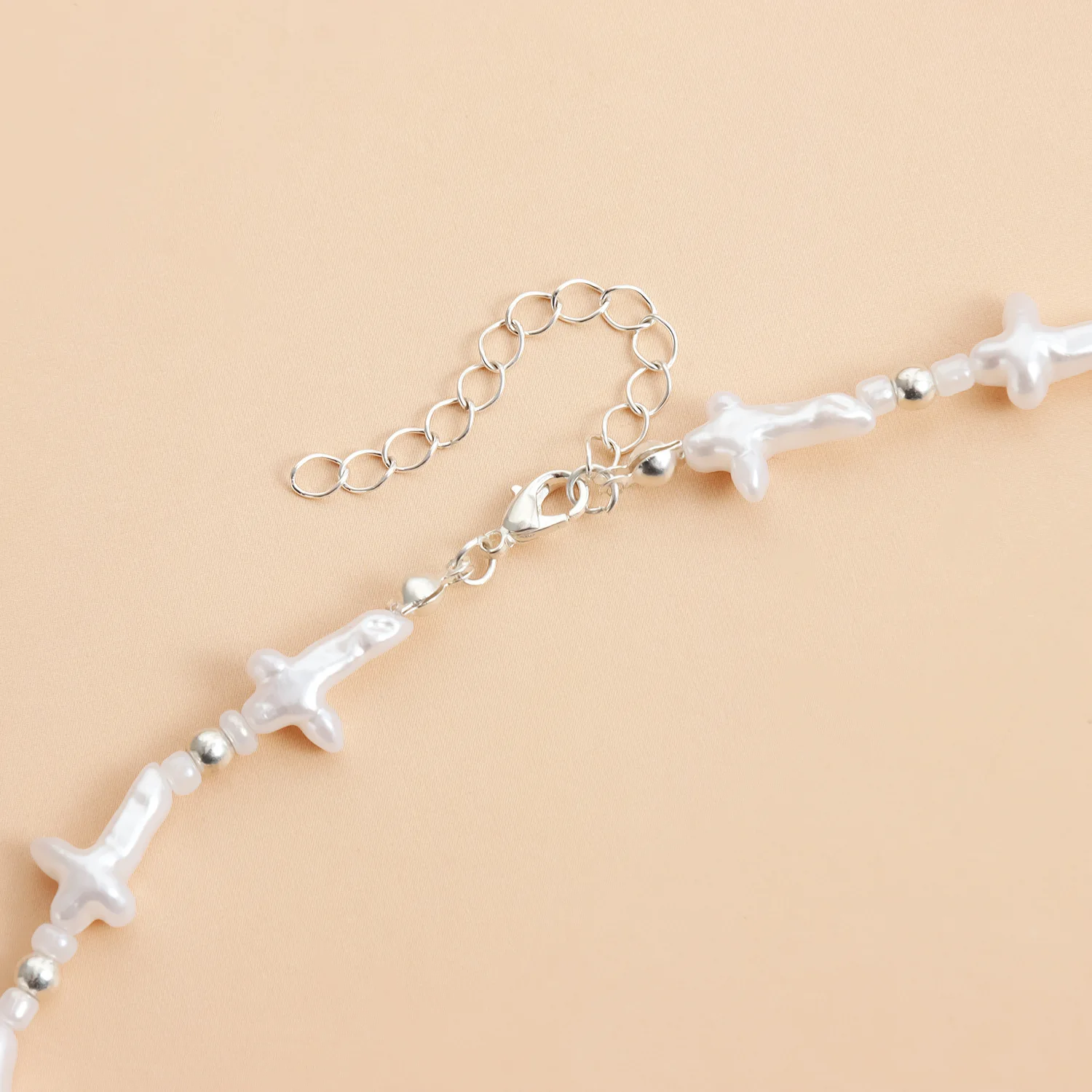 Cross border jewelry new fashion future functional style trendy neck accessories, irregular pearl pendant necklace