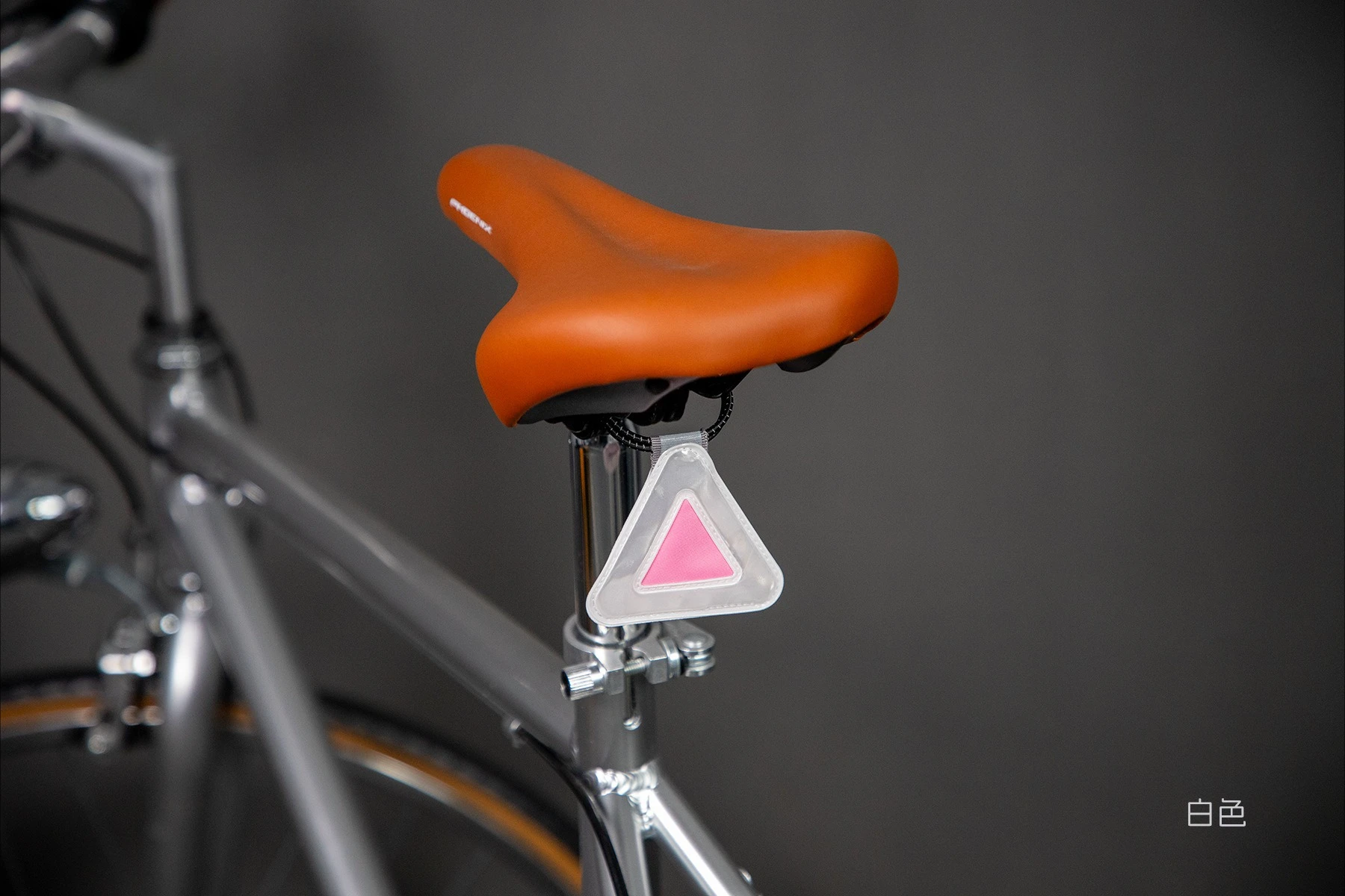 Multifunktionales elastisches reflektierendes Dreiecksschild, Fahrradsattel-Hängereflektor, Sicherheitswarnetikett für Nachtfahrten zur Sicherheit. – Detail 10