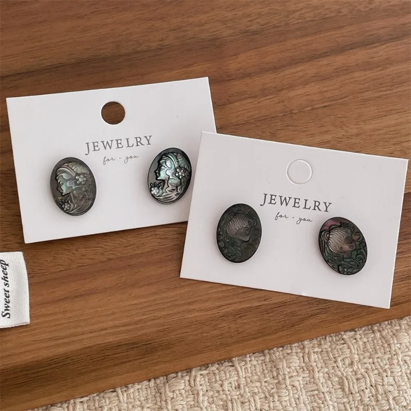 

Minar Unique Design Black Color Natural Shell Queen Portrait Oval Coin Medallion Dangle Earrings for Women Wholesale Jewelry