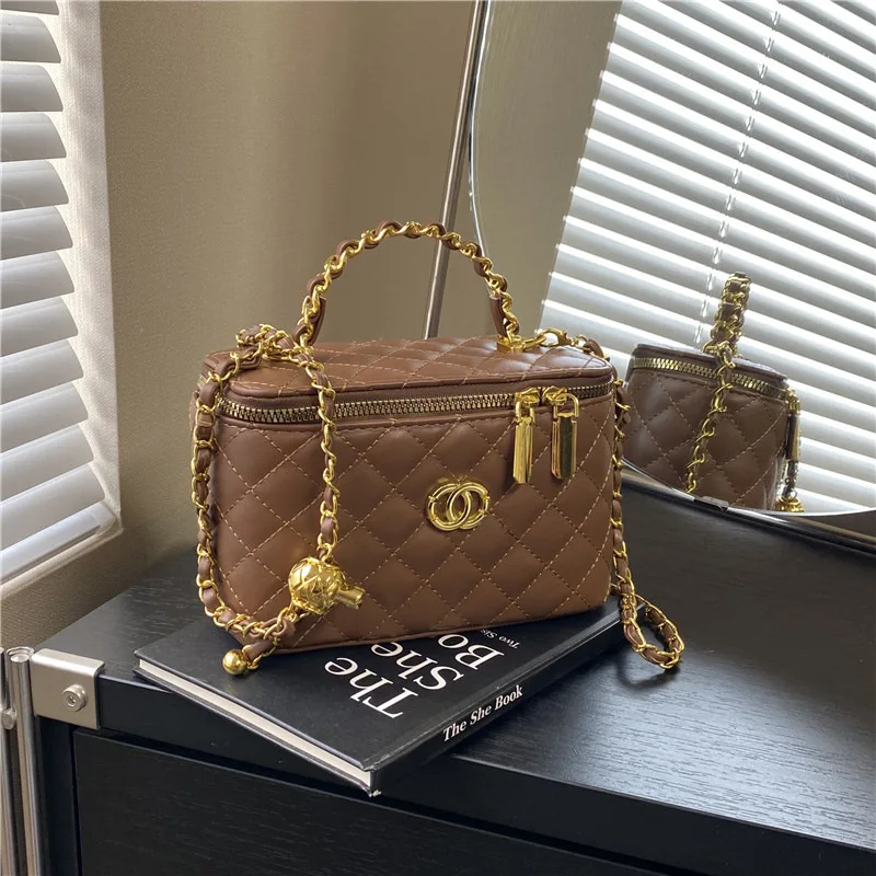 

Unique Quilted Bucket Bag Autumn 2025, Chain Strap Crossbody Purse, Solid Color Top Handle Bag for Women