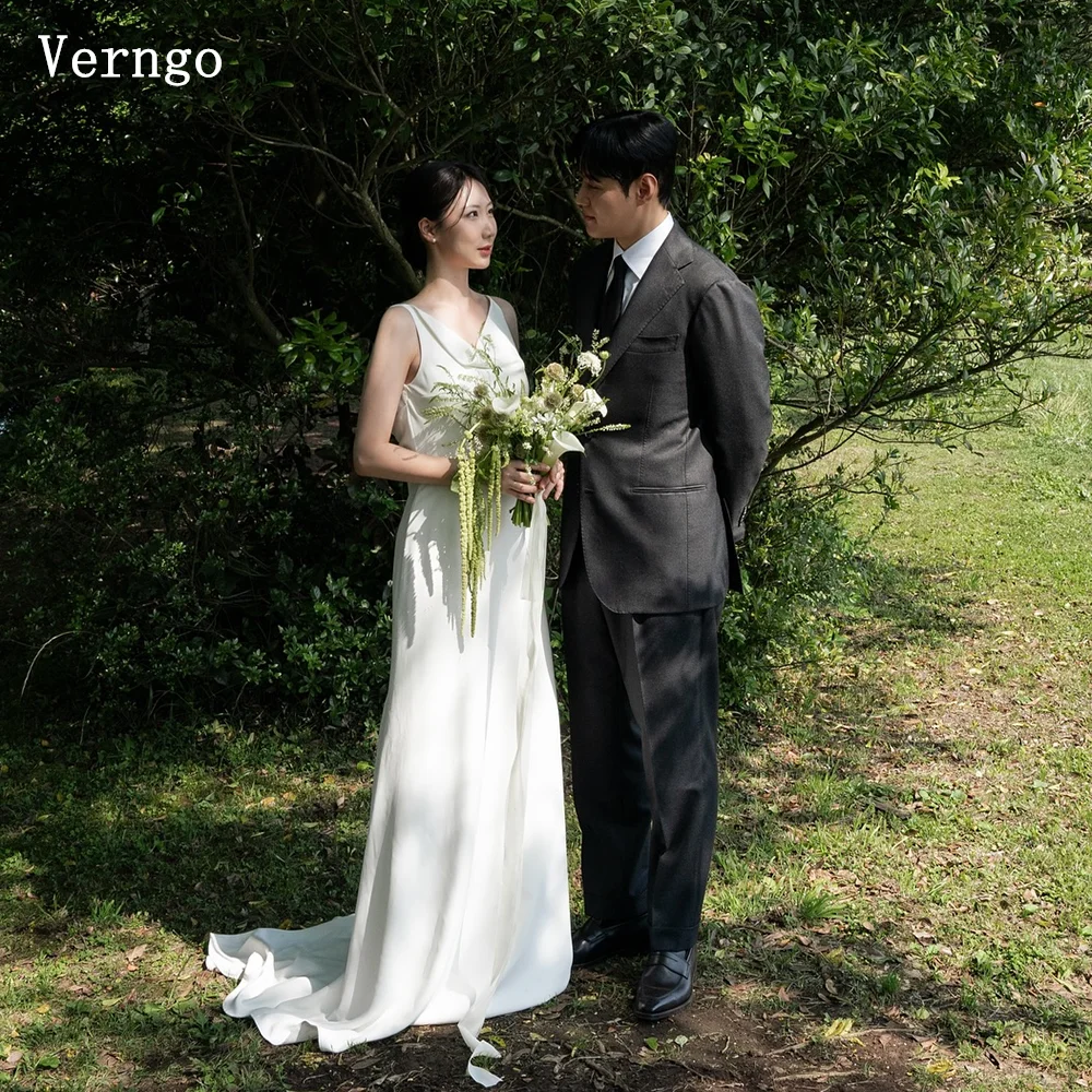 

Verngo lvory Simple Crepe Wedding Dress Korea Photo Shoot Sleeveless A Line Backless Bridal Gown Floor Length 웨딩드레스 Customized