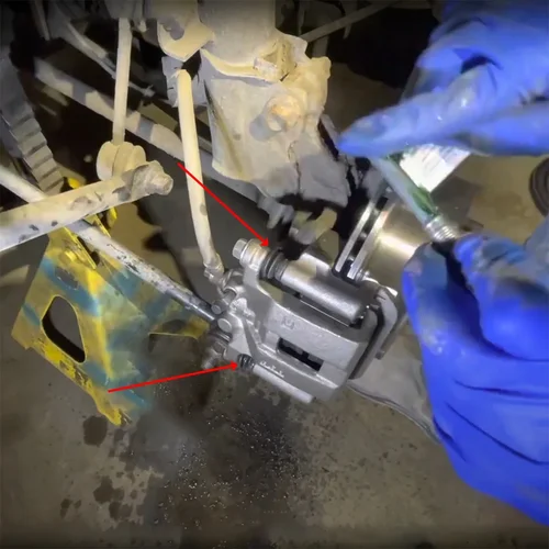 Imagen 2 del producto Pasador guía deslizante de cilindro de pinza de freno trasero para Nissan Tiida 2004-piezas de carcasa de disco izquierdo y derecho, sello de arranque M12X1.25