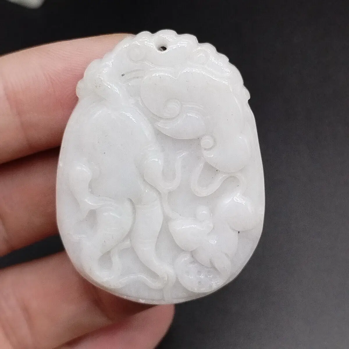 

Лавандовый 100% натуральный нефрит типа A с резной мышью и женьшенем Ruyi, кулон