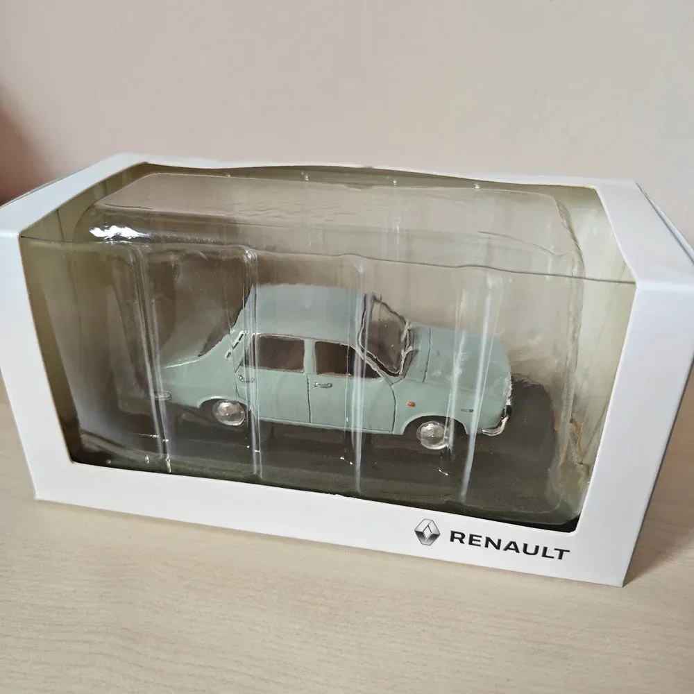 1:43 Scale R 12 Vintage Classic Classic Car Alloy Model Decoration