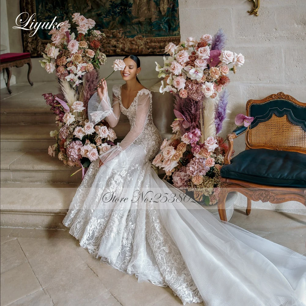 Liyuke Beauty Style V-Neck Mermaid Wedding Dress With Beading Embroidery Lace Full Sleeves Backless Trumpet Bridal Gowns