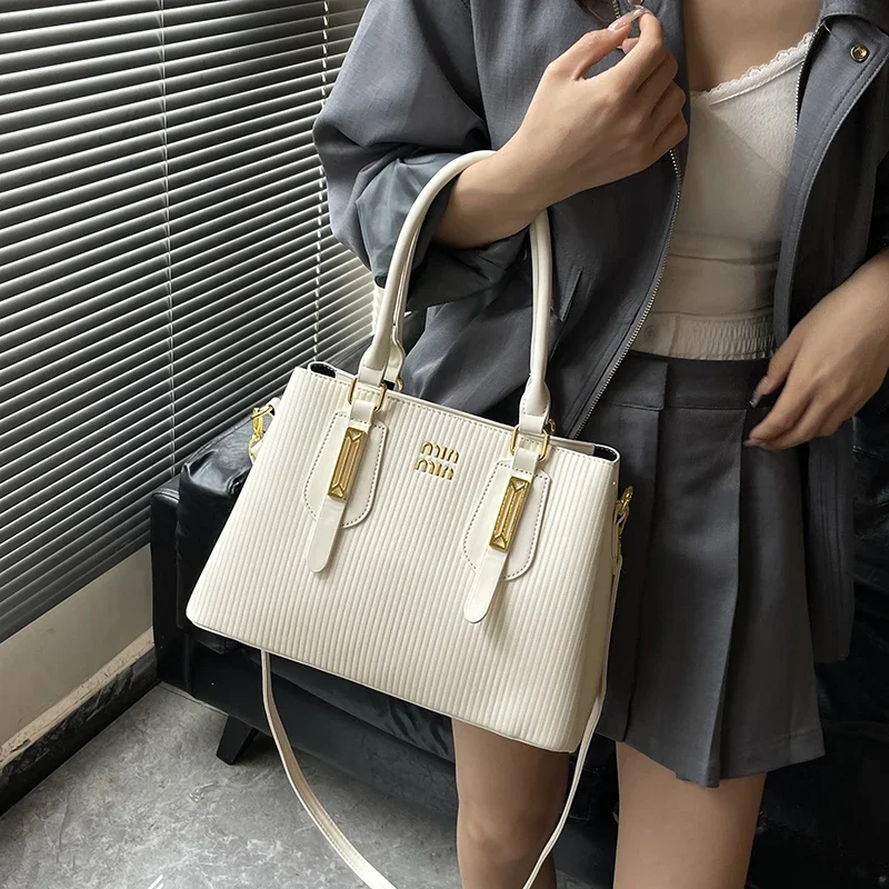 

Classic Messenger Bag Ladies, Leather Shoulder Handbag Women, Crossbody Style For Fashion Forward