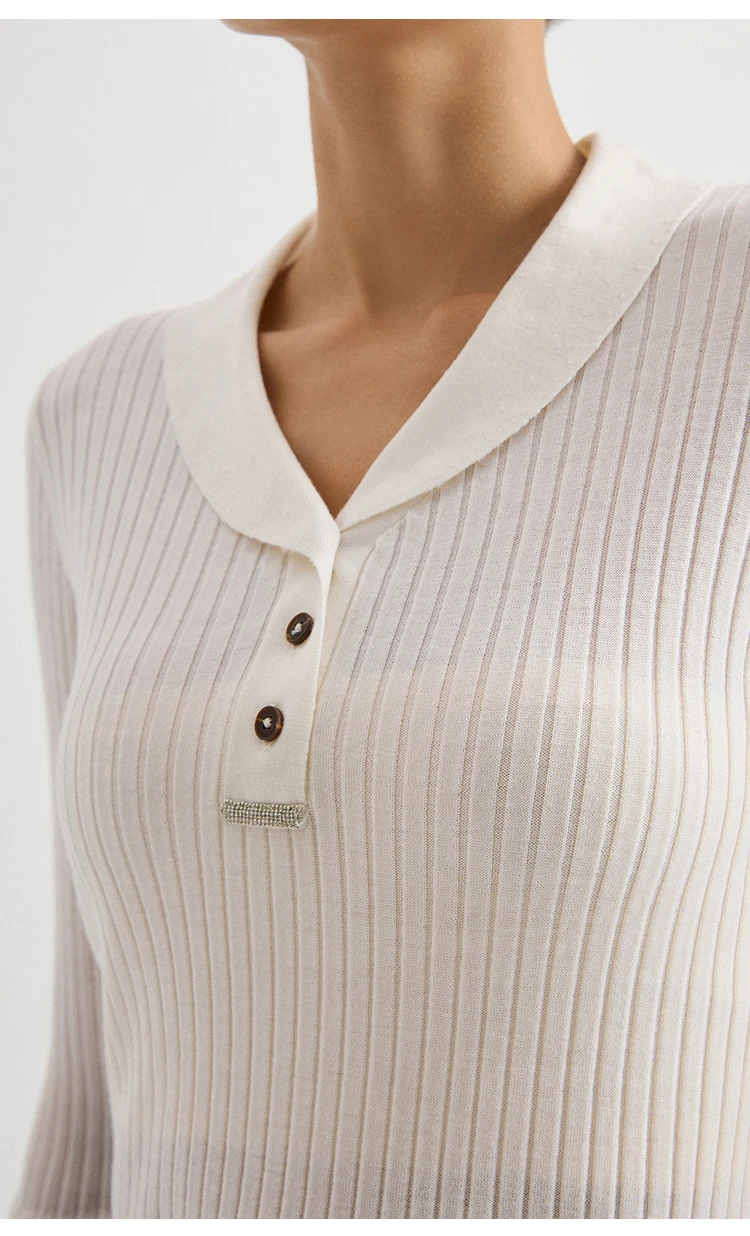BL3611568 Damen-Pullover mit Polokragen, 100% Wolle, breiter Rippstrick, lange Ärmel, halbe Knopfleiste, Kettenabzeichen, schmale Passform, für den frühen Herbst. – Detail 4