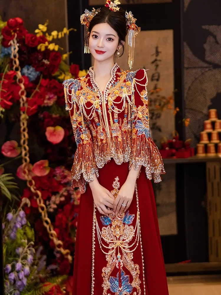 

New Chinese-style wedding dress heavy toasting leading the gown luxurious