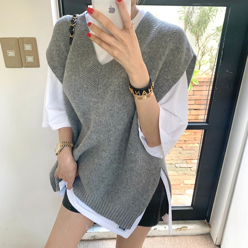 Zoki Streetwear Retro Sweater Vest Women Loose Korean V Neck Slit Harajuku Grey Knitted Vest Fall Vintage Casual All Match Tops