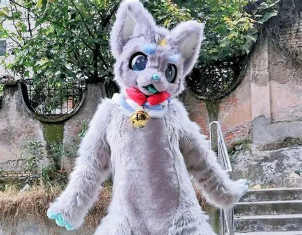 Weihnachten Langhaariges Fell-Kostüm Husky Hund Fuchs Maskottchen Kostüm Fursuit Wolf Cosplay Party Fursuit Halloween Anzug Cosplay Erwachsene S