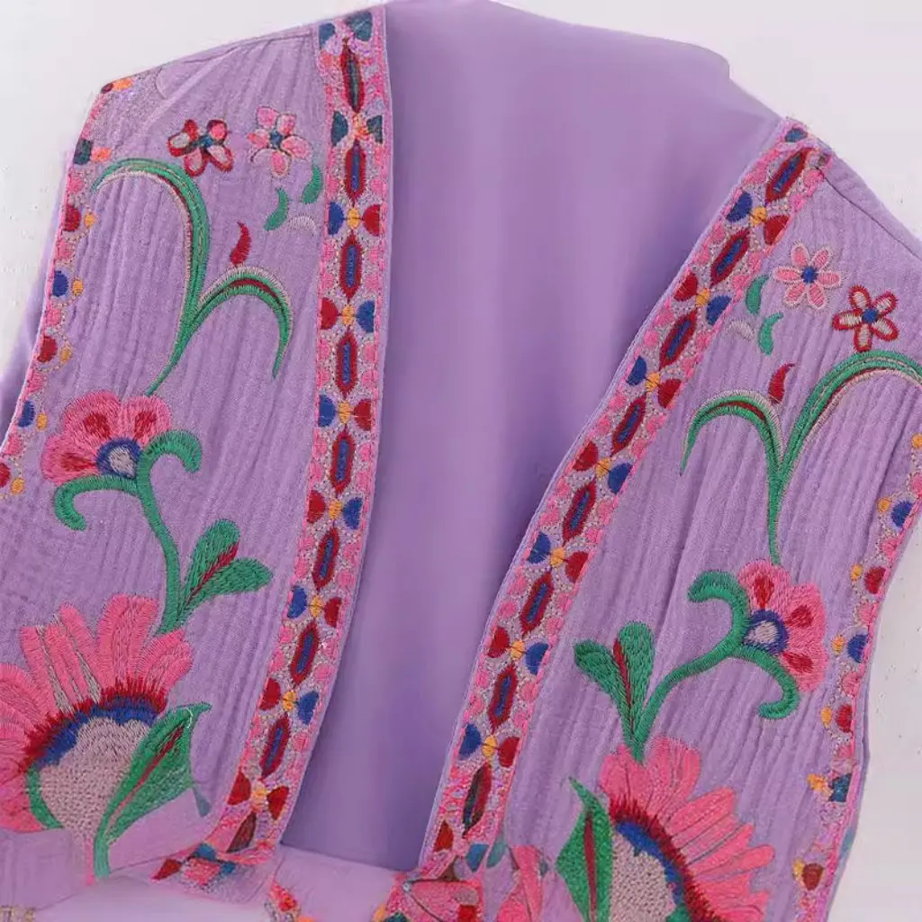 

Summer New Women's Fashion V-neck Vest European American Style Multi-color Embroidery Flower Hand Hook Knitted Top