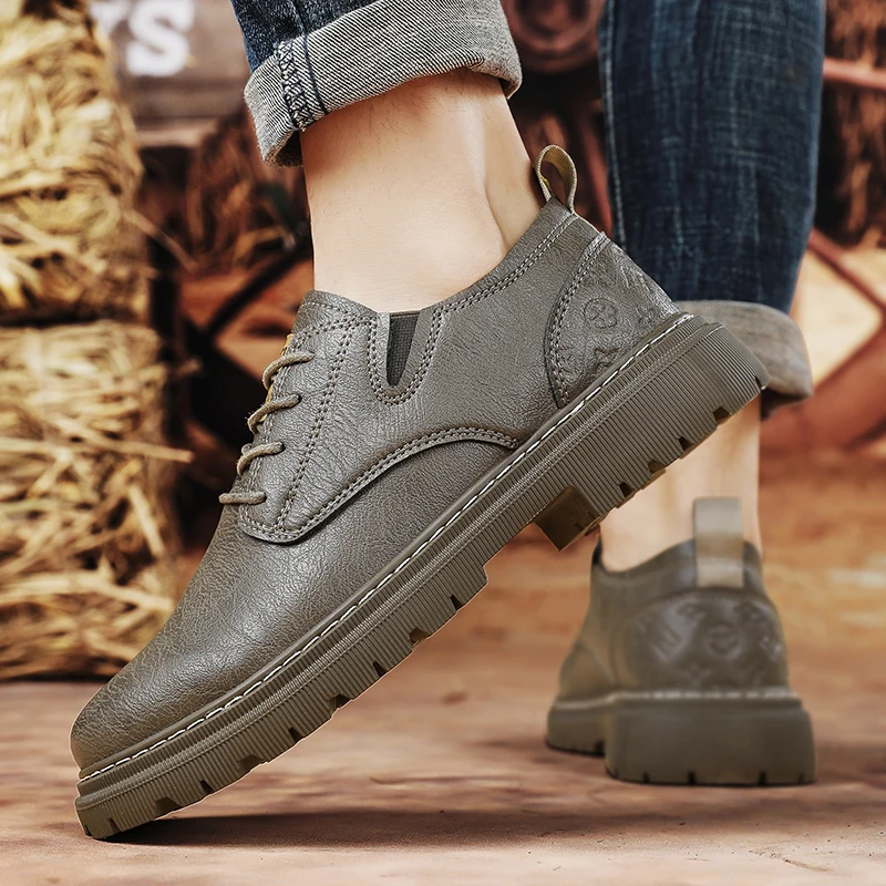 Klassische Low-Top-Casual-Sportschuhe für Herren 2024 Frühling neues einfarbiges Pu-Material trend ige Herren schuhe Schnürschuhe mit weicher Sohle