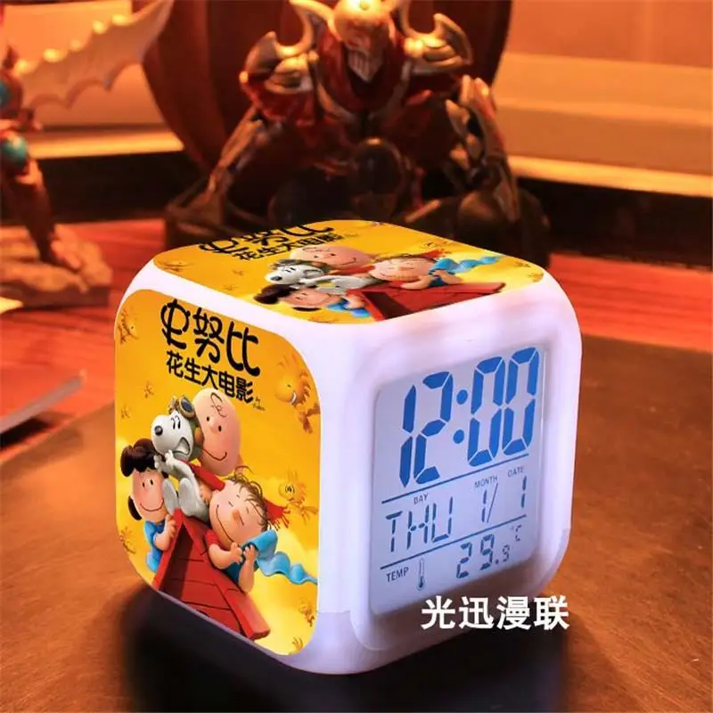 Kawaii جديد سنوبي المنبه الرجال والنساء الكرتون عنبر على مدار الساعة الرسوم المتحركة المحيطة مضيئة كتم بصوت عال السرير المنبه