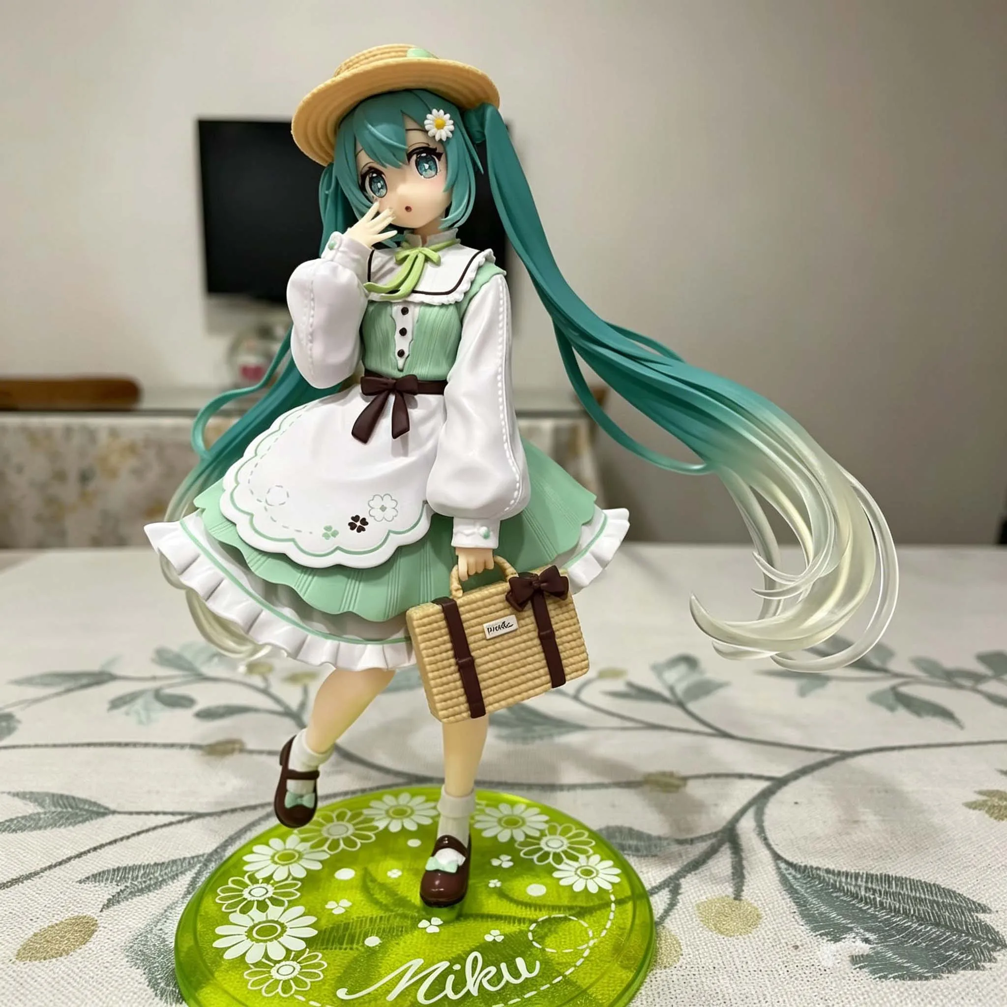 figura-de-anime-hatsune-miku-estilo-kawaii-brinquedo-de-pvc-boneca-colecionavel-presente-de-aniversario-em-promocao