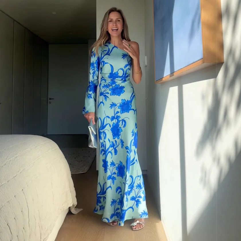 فستان نسائي صيفي جديد موديل 2025 مكشوف الأكتاف للعطلات مطبوع برقبة غير متماثلة 68855