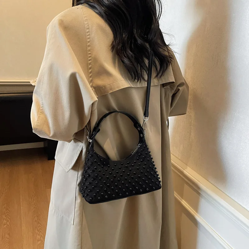 

Осенняя корейская версия простой ретро-ручной сумки для пельменей, замшевая жемчужная красивая женская сумка через плечо на одно плечо