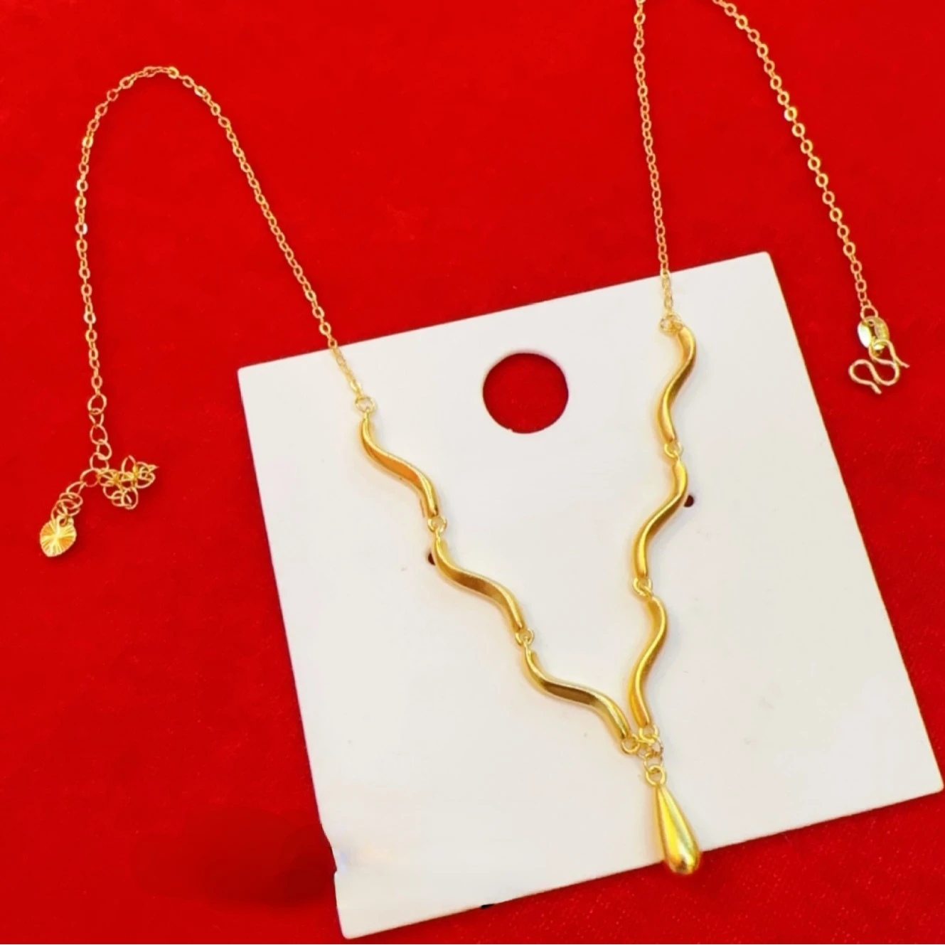 Water Droplet Clavicle Chain Integrated Chain Pendant for Women 18K Yellow Gold Clavicle Chain Trendy Christmas Gifts Jewelry