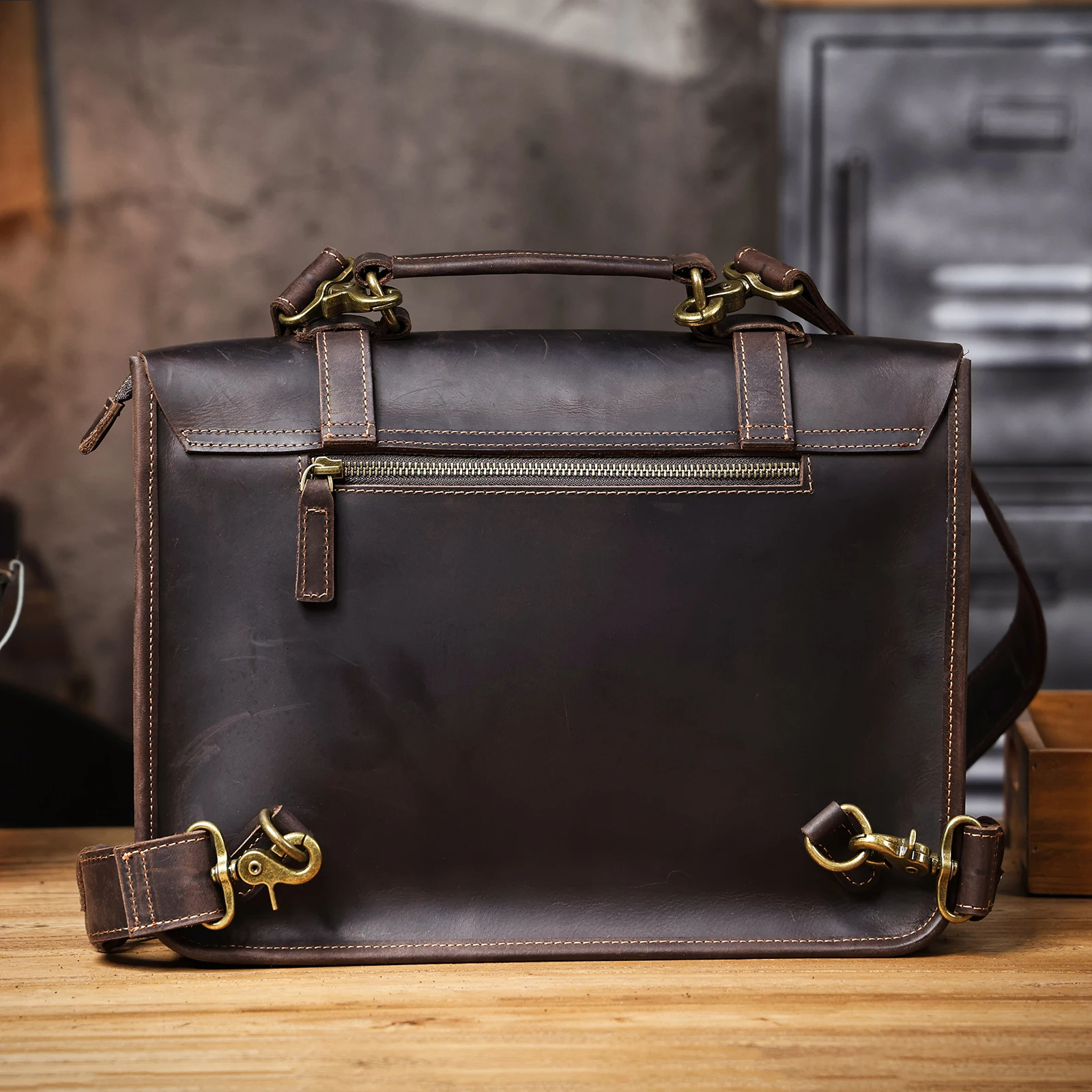 Vintage handgefertigte Aktentasche aus Crazy-Horse-Leder für Herren, echte Leder-Umhängetasche, Dual-Use-Laptop-Rucksack – Detail 9