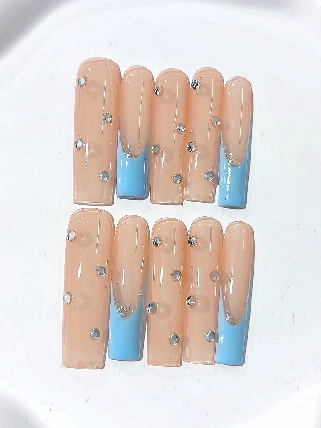 

French Style Small Diamond Mid-Length Water Pipe Style Fashionable Manicure (K008)
