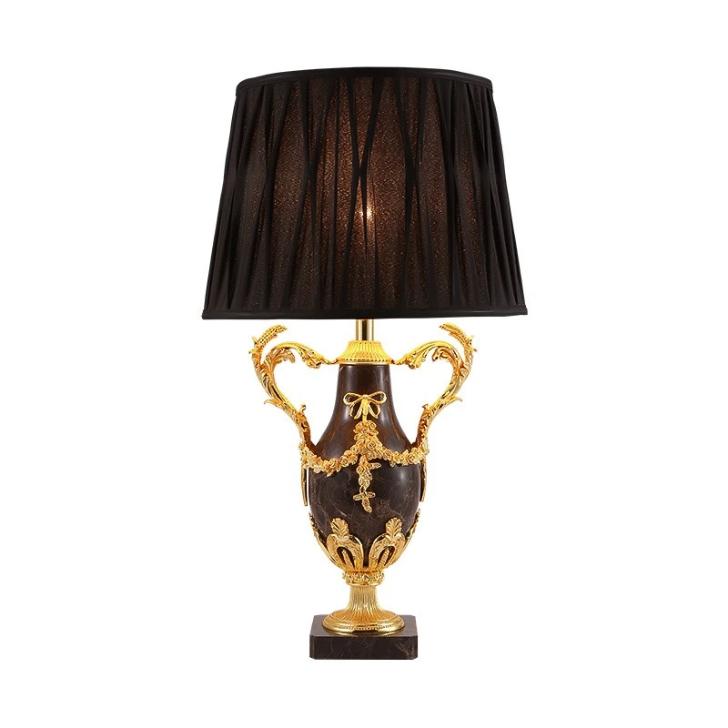 French all-copper living room table lamp, creative atmosphere and warmth at the bedside of the bedroom, retro study European