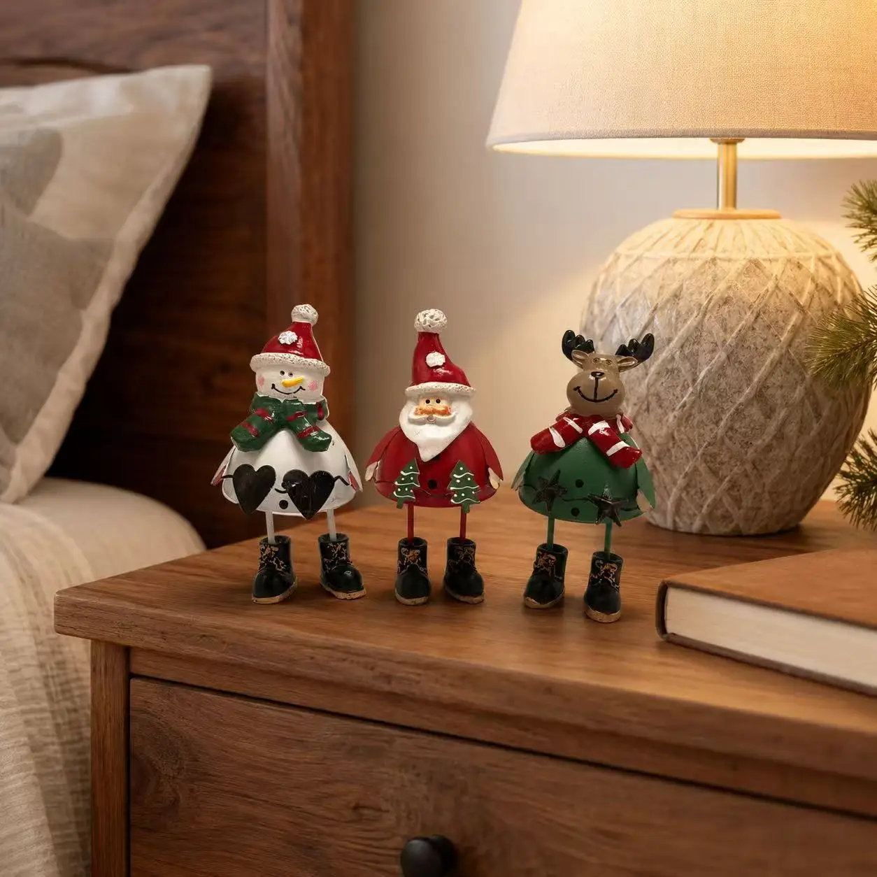 3-Piece Set of Christmas Iron Art Resin Painted Ornaments, Santa Claus, Snowman, and Reindeer Tabletop Decorations, Long-Legged Boot-Wearing Standing Figures, Rustic Style Christmas Ornaments, Christmas Gifts, Suitable for Fireplace, Windowsill, Dining Table, Bookshelf, Home, Store, Party, Holiday Decoration