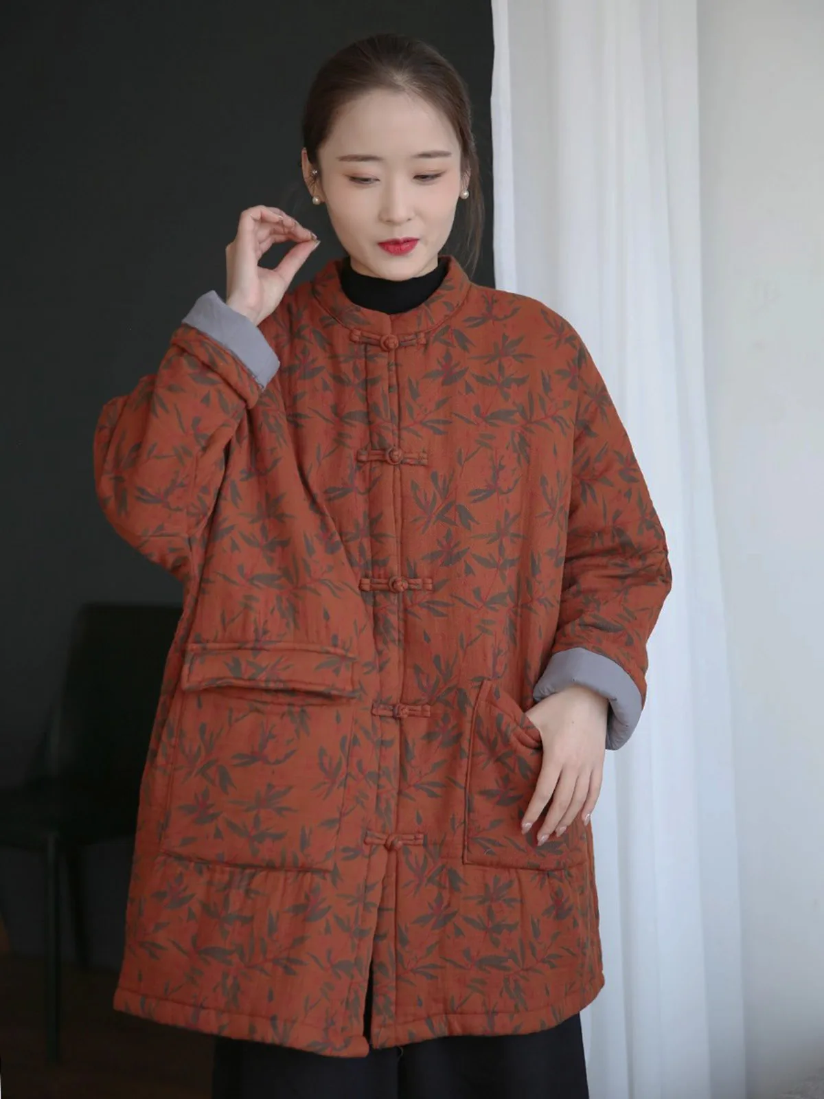 中国風ツイルコットン花柄キルティングジャケット レディース 冬 ソフトで暖かいルーズ着物風カエルボタン レトロアウターコート ポケット付き