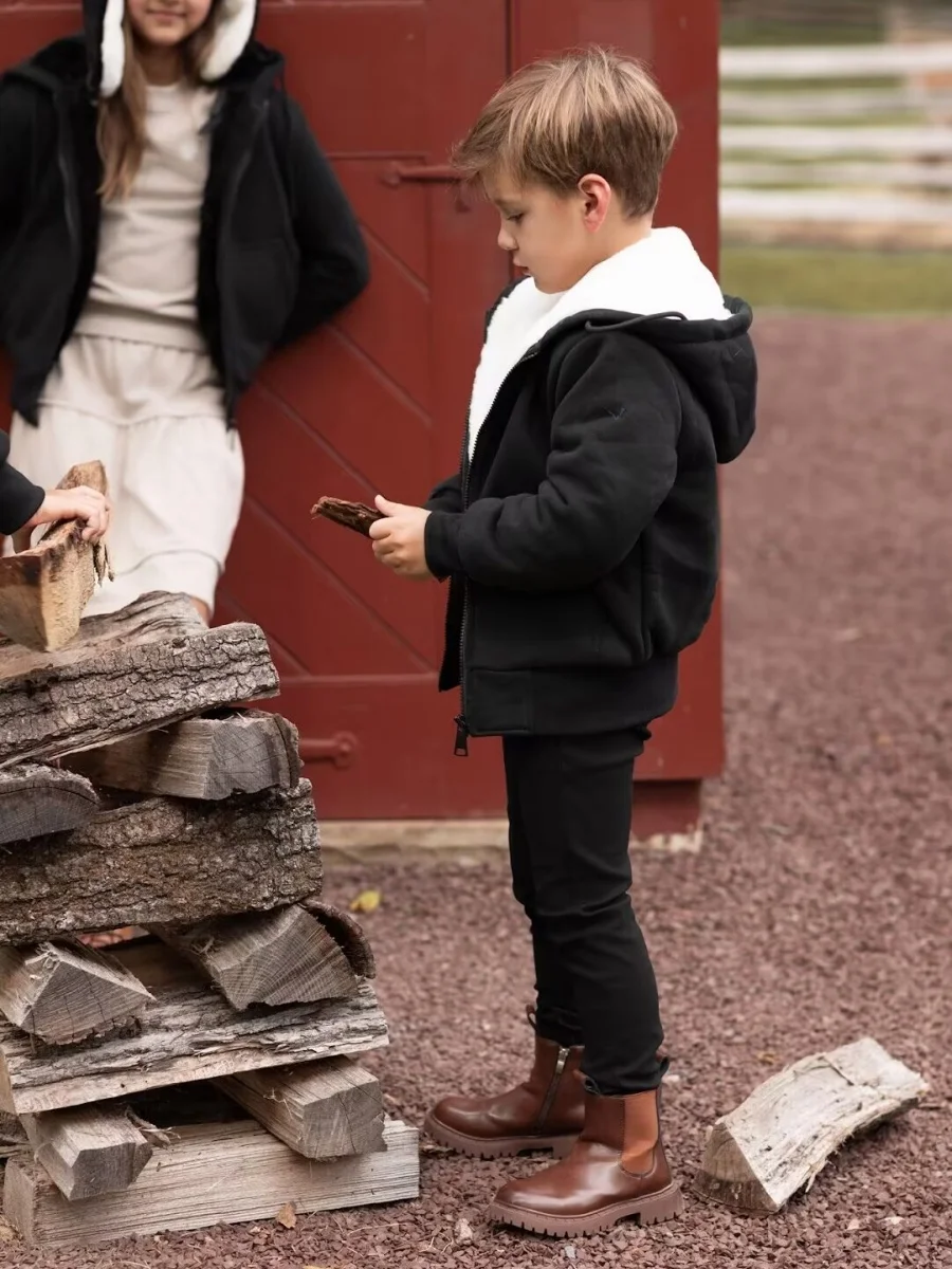 Рисунок 2 - AP 2022, осенне-зимняя толстовка с улучшенным дизайном