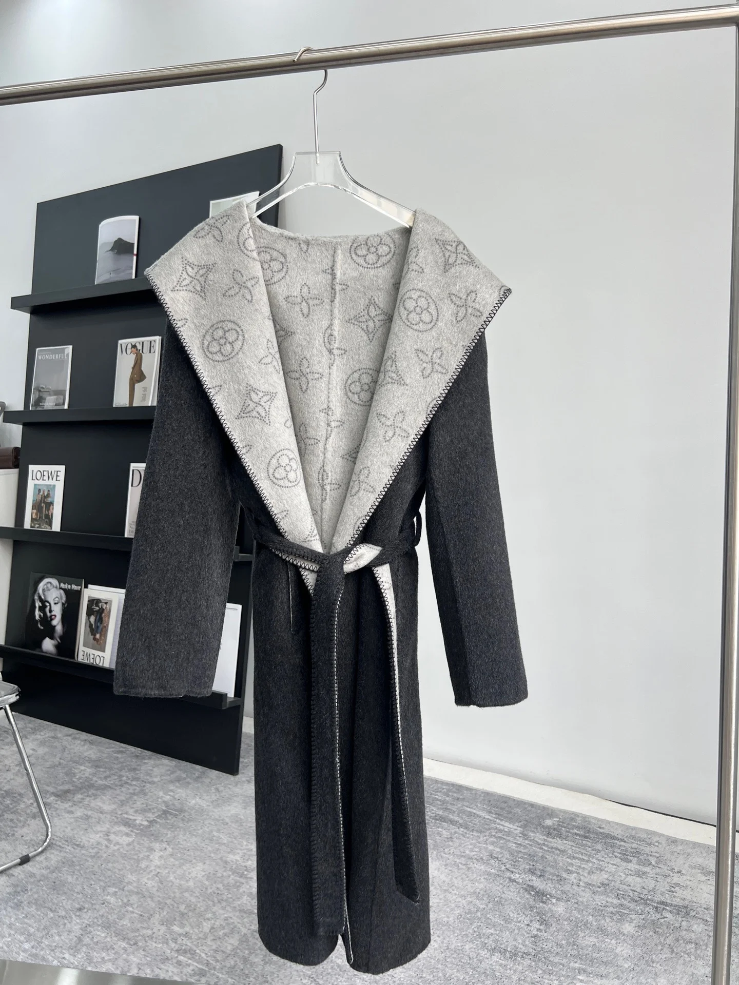 新しいスタイルのフード付きレースアップラグランスリーブ女性用両面プリントウールコート隠し斜めポケット秋冬オーバーコート