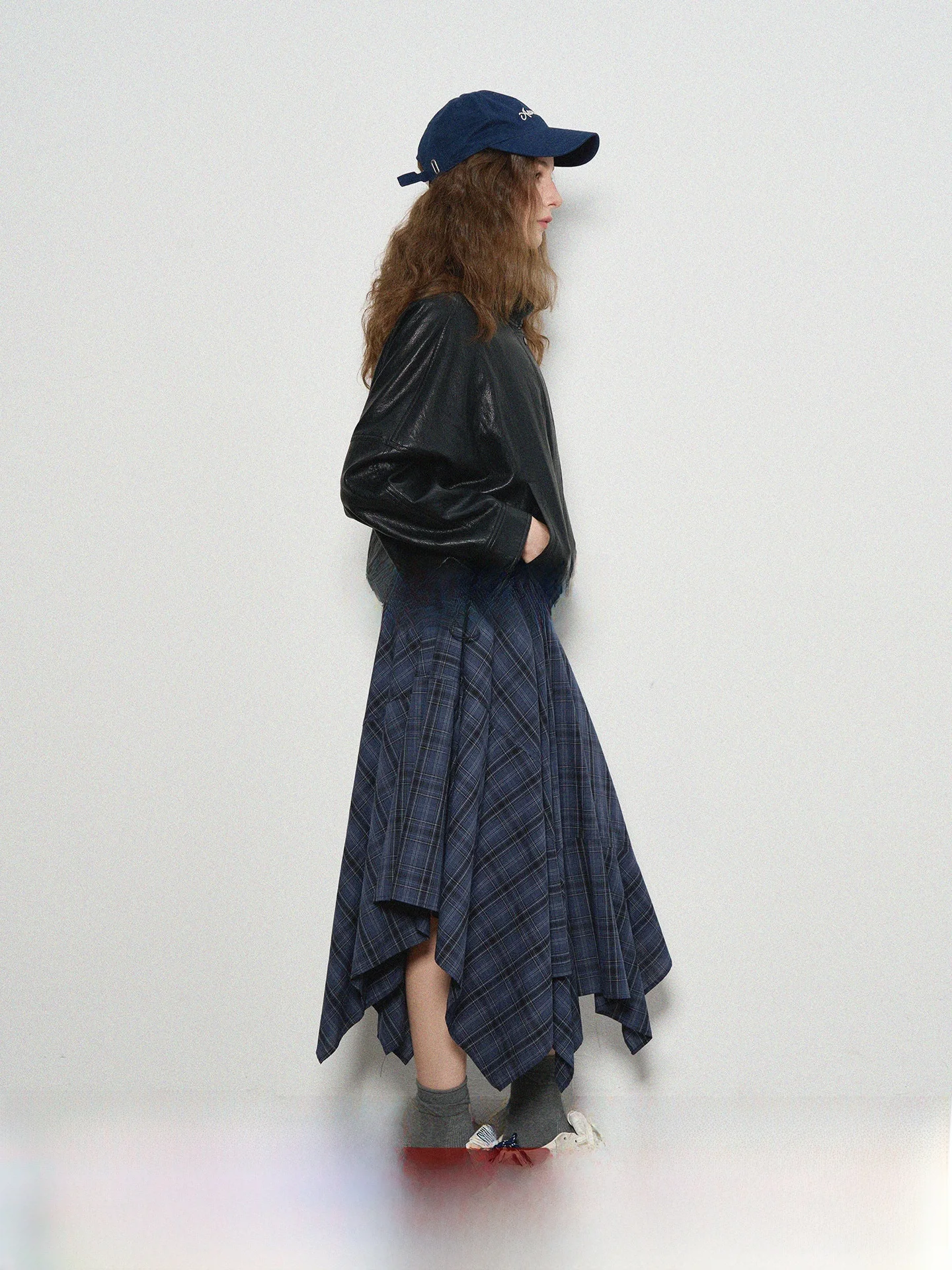 

Осенняя клетчатая юбка А-силуэта для женщин: асимметричный дизайн, объемная талия, дышащий, приятный для кожи хлопок