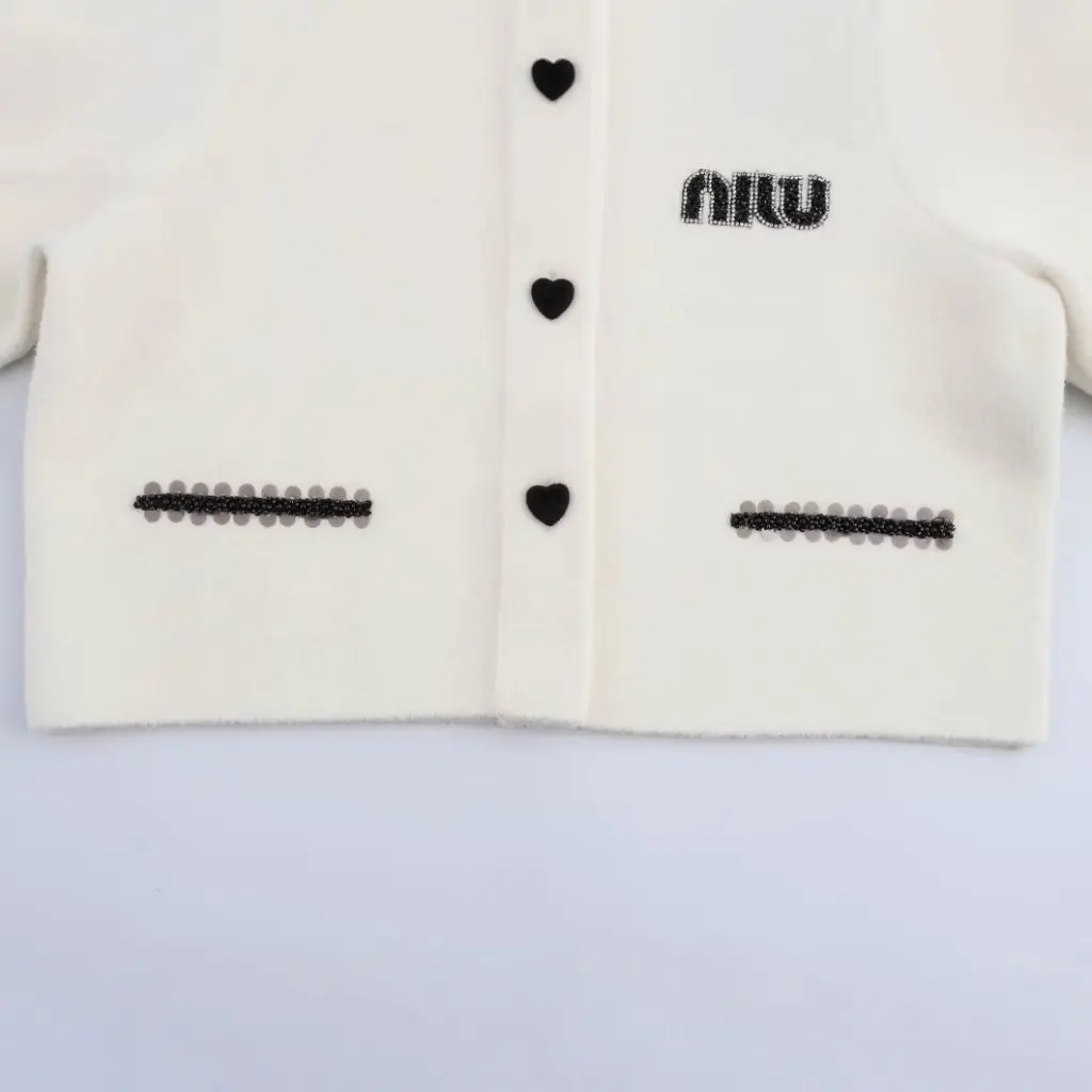 

Women's Winter Knitted Cardigan European American Style Fashion U-Neck Sequin Heavy Industry Joker Temperament