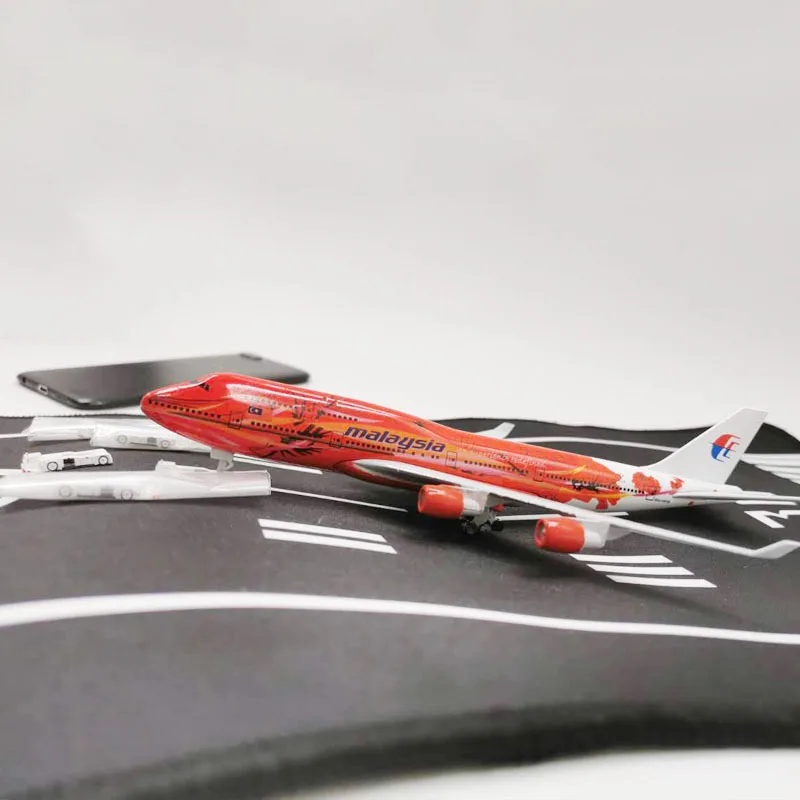 1/400 Airport Passenger aircraft runway model Civil airliner plane model aircraft scene display toy mouse pad
