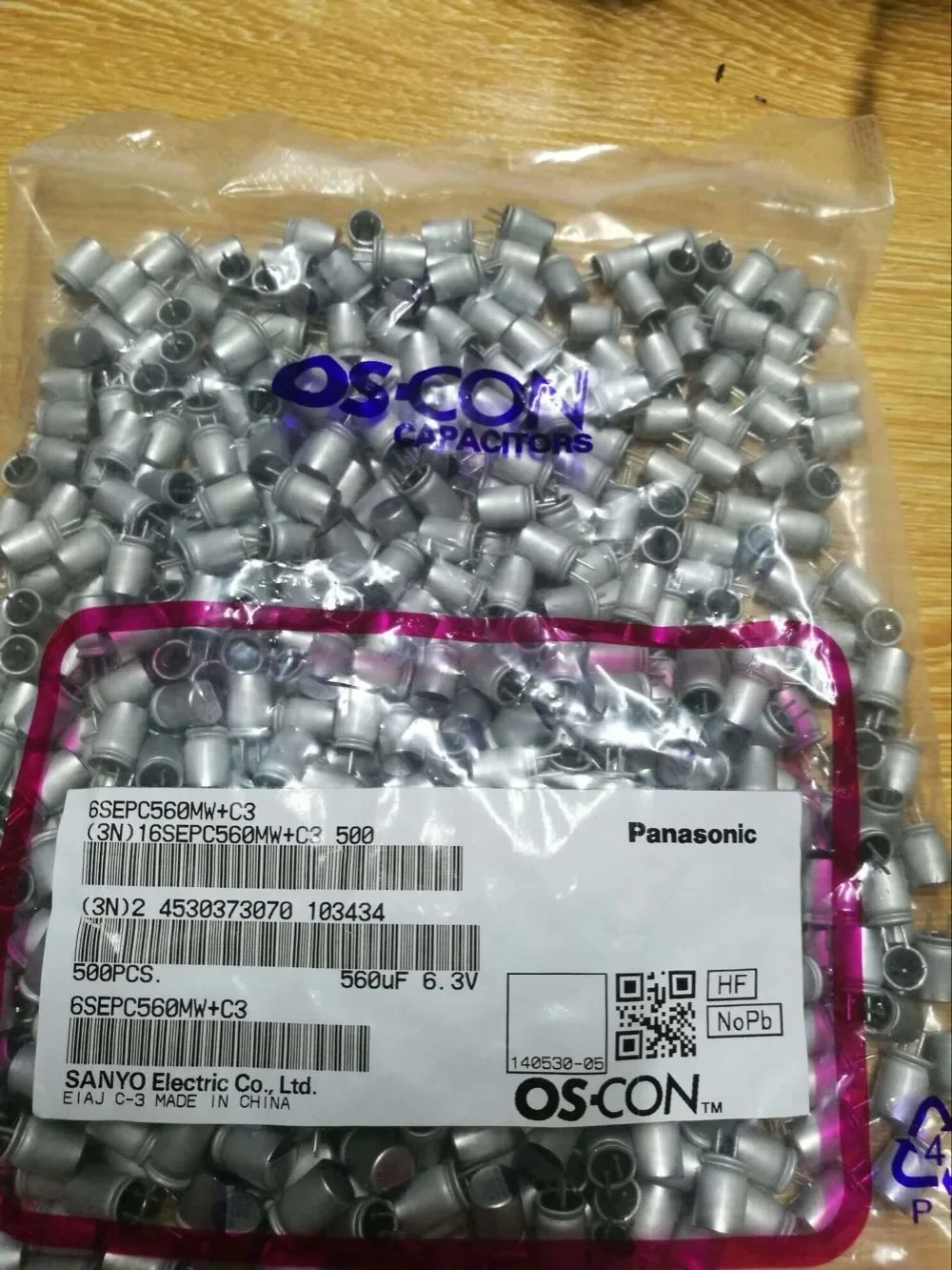 

6,3V560UF 6X9 SEPC Полимерный твердотельный линейный конденсатор 6SEPC560MW