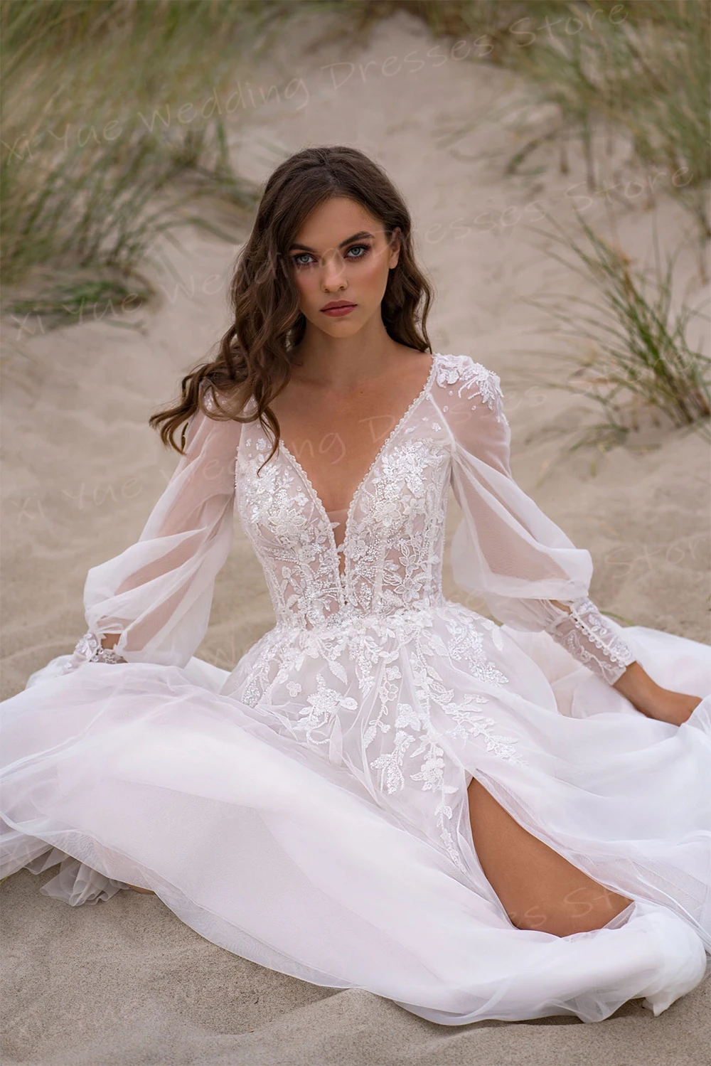 Beautiful A Line Women's Wedding Dresses Sexy Appliques Lace Bride Gowns V Neck Long Sleeve Side Split Beach Vestido De Noivas