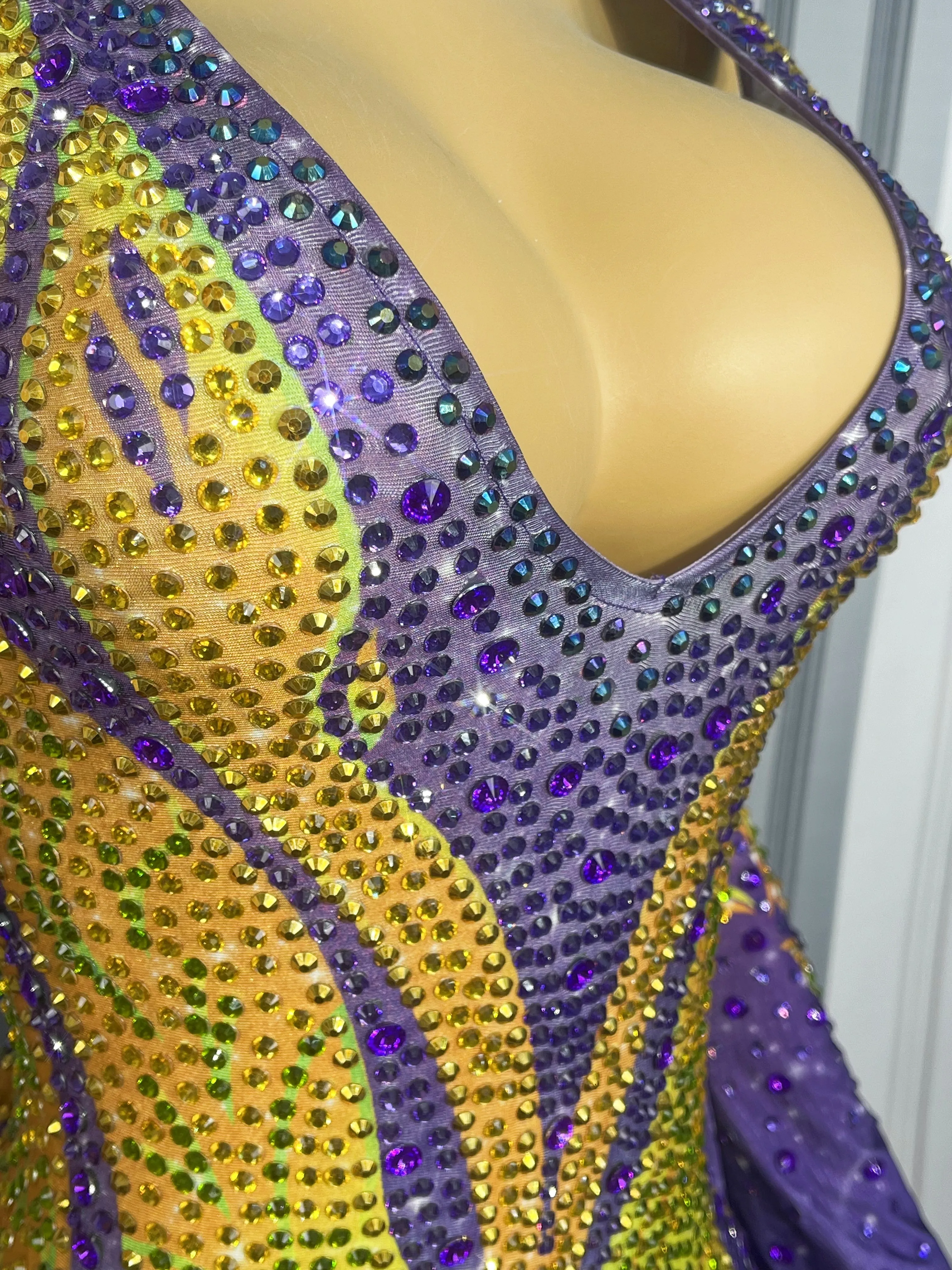 Moda hecha a mano brillante diamantes de imitación borlas fuera del hombro horquillas altas mujeres fiesta desfile de moda traje de escenario de baile Zijinju