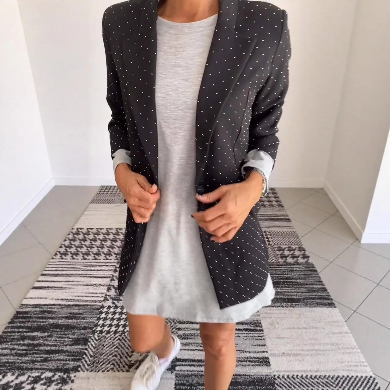 

Весенняя роскошная модная куртка с бриллиантами, украшенная буквами, элегантный элитный стиль, модный женский костюм, пальто