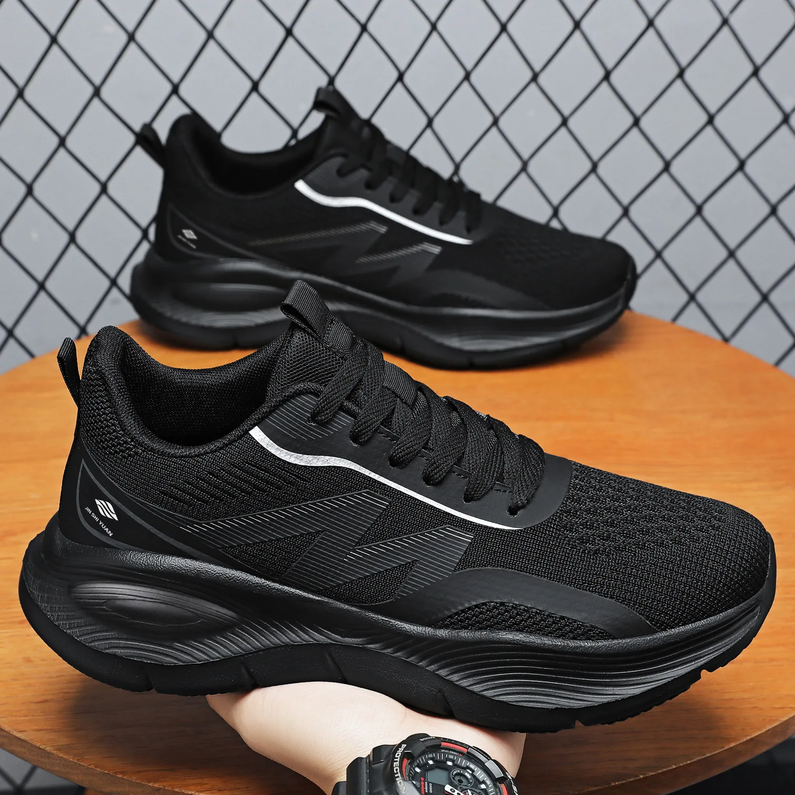 男性軽量メッシュスニーカー無地通気性衝撃吸収ノンスリップソフ - Shock Absorbing Gym Trainers のレビューと価格