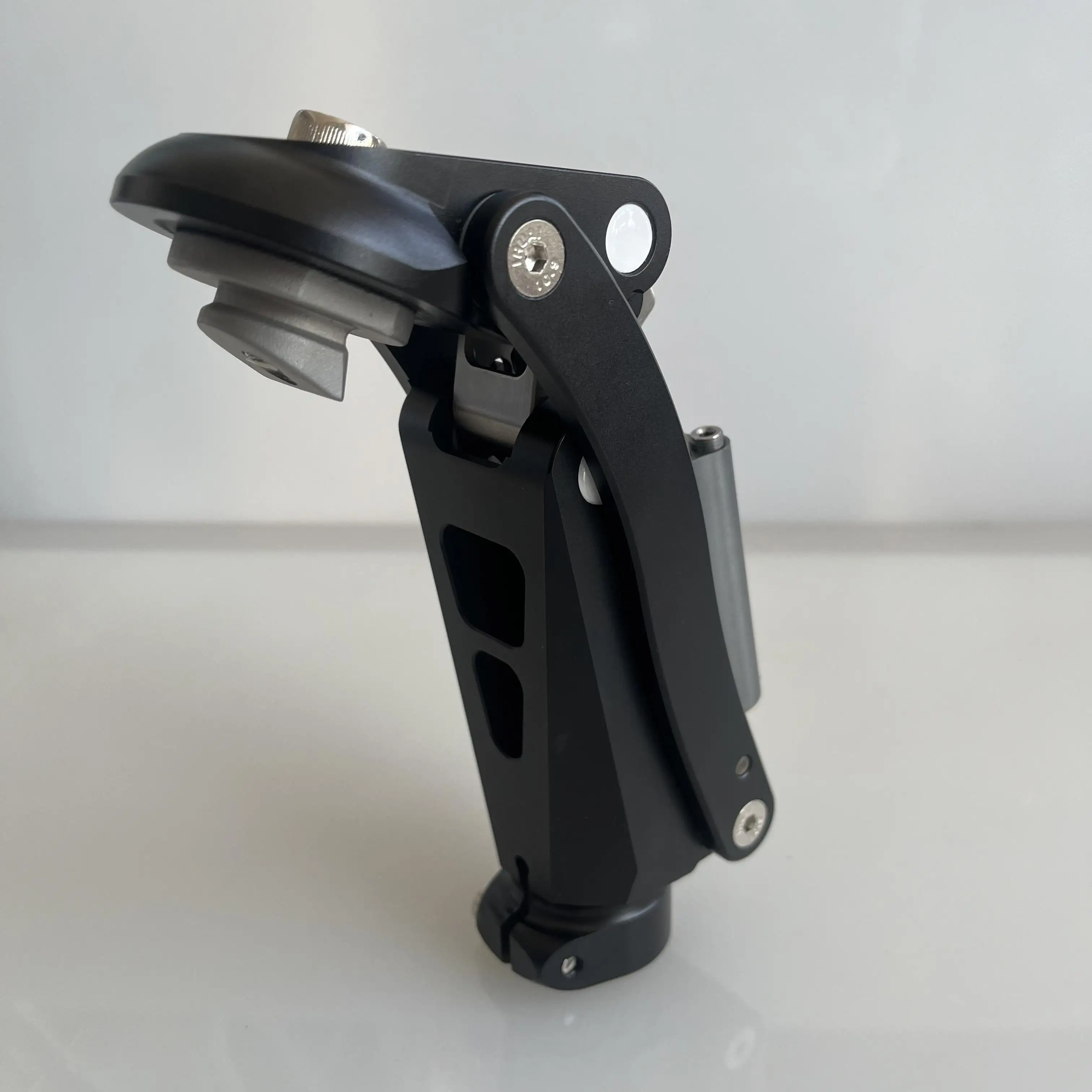 Pneumatic Knee Joint Blue or Silver Aluminium Medical Prosthetic Orthotics Five-Bar Joint Knee Lock Artificial Limbs