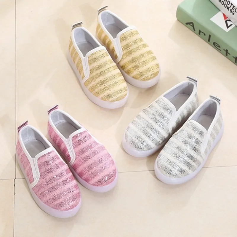 Spring Kid Shoes New Fashion Versatile Child Sneaker LED Lights Comfort Soft Sole Girl Shoe Anti Slip Sequins Simple Casual Shoe