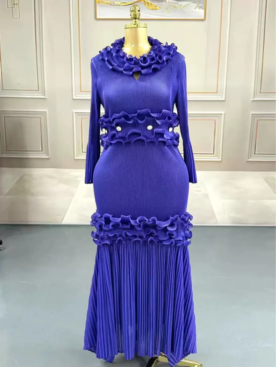 Miyake pleated solid color hand-cranked round-neck cake long skirt temperament large size versatile dress