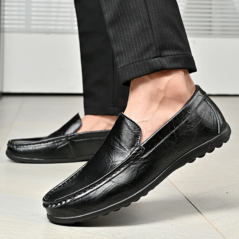 Sapatos de couro luxuosos casuais masculinos, mocassins formais, deslizamento respirável em sapatos masculinos de barco, moda, marca de luxo, tamanho grande 38-47